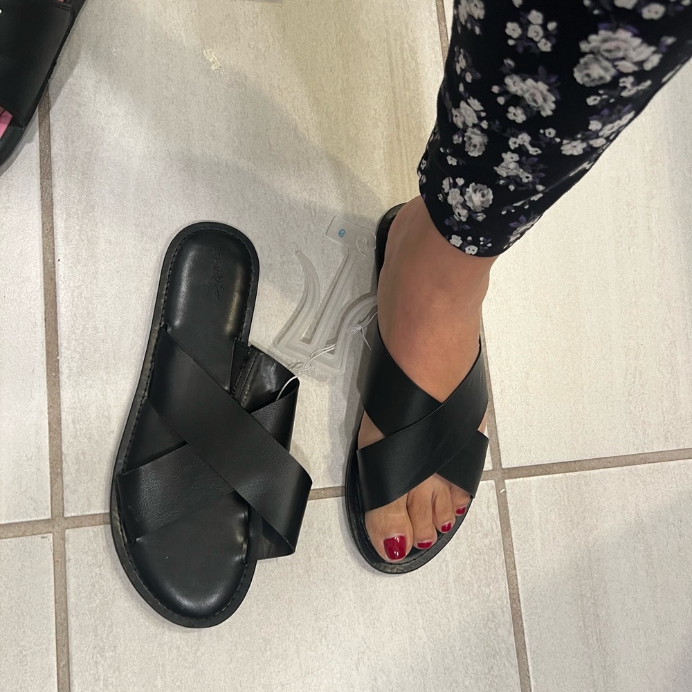 Sandalias nuevas no usadas